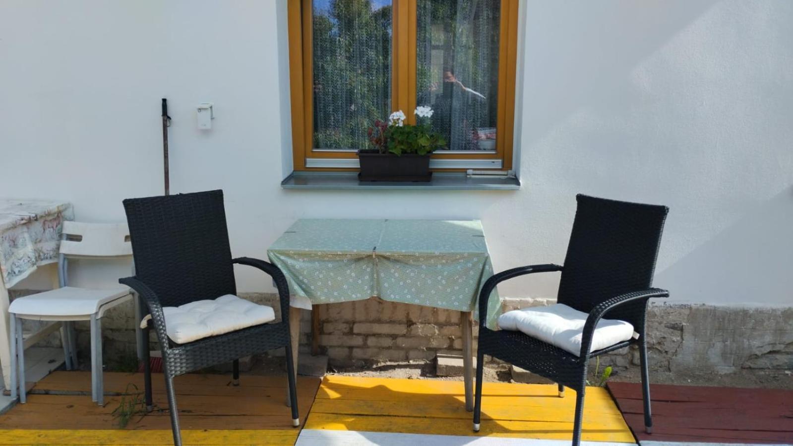 Male Utulne Studio S Koupelnou A Kuchynkou Svinarov Buitenkant foto